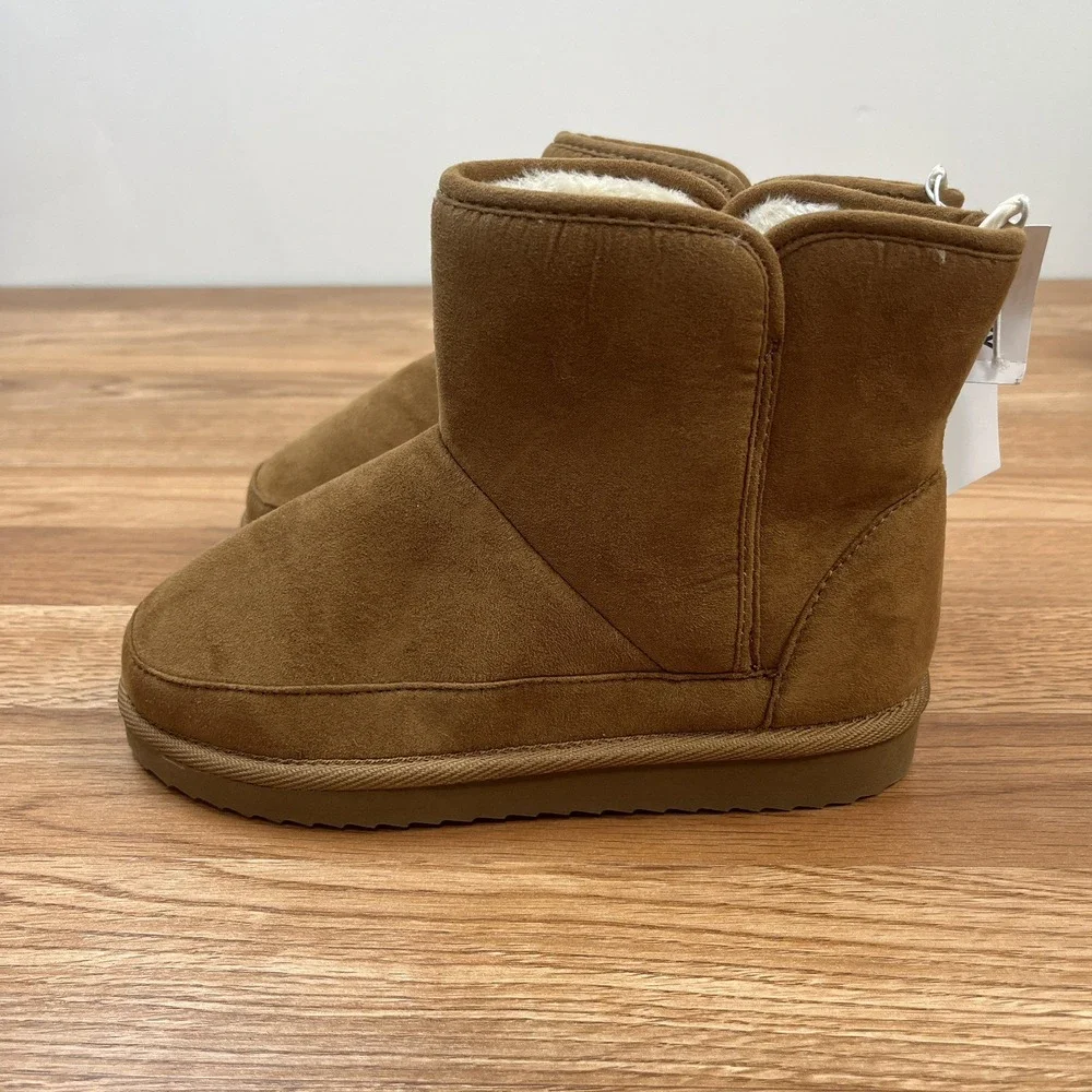 Old Navy Faux Suede Fur Lined Boots Girls Size 2‎ Brown NEW